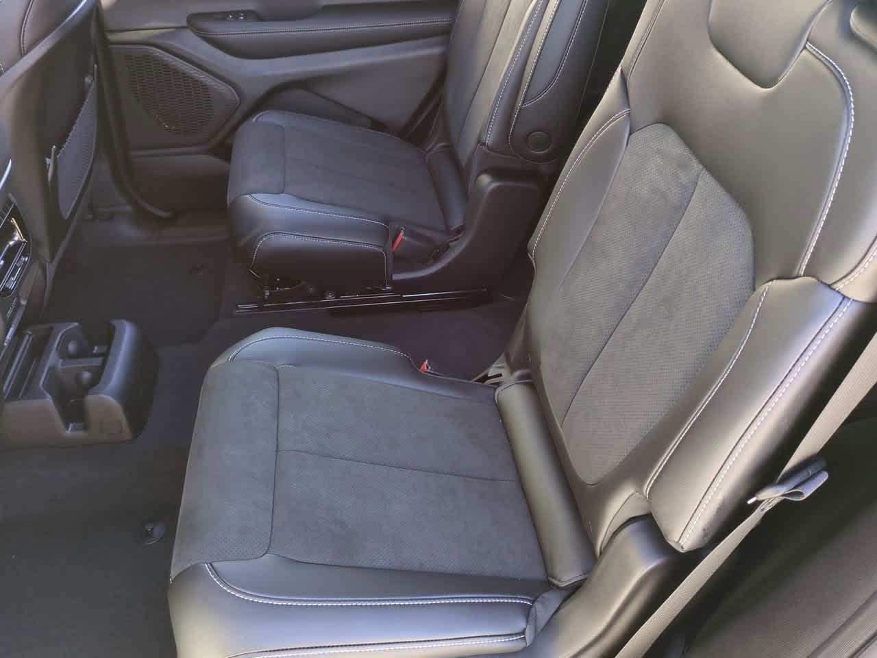 Thumbnail: 2025 Jeep Grand Cherokee L - 21