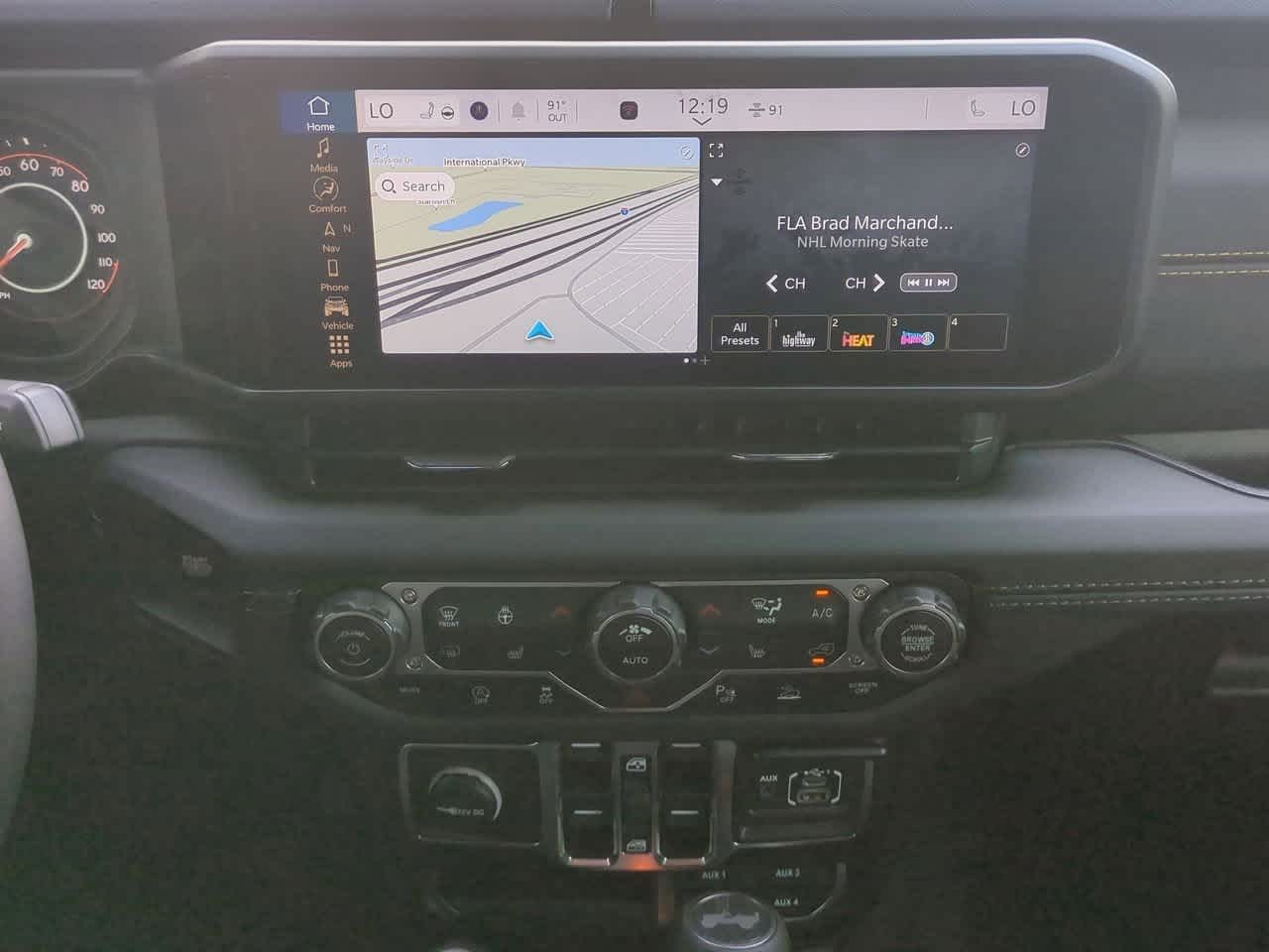 Thumbnail: 2025 Jeep Wrangler - 28