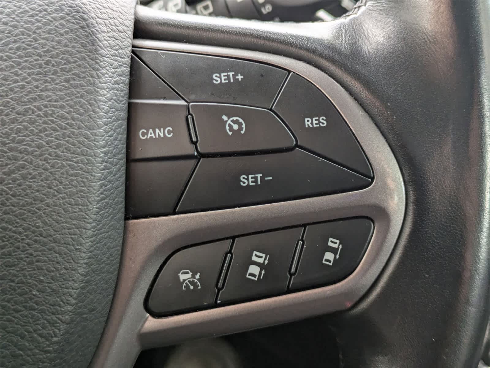 Thumbnail: 2021 Jeep Cherokee - 9