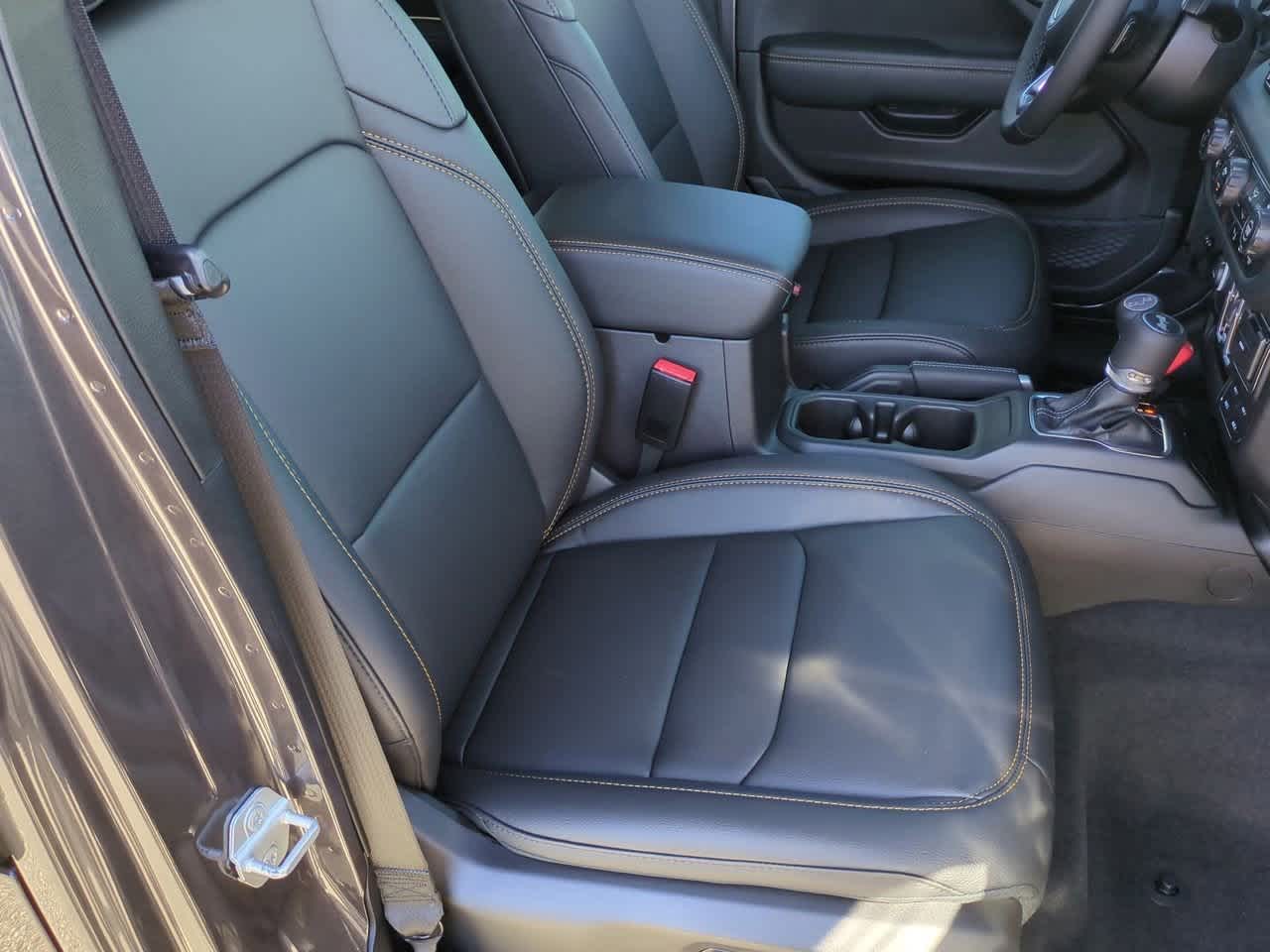 Thumbnail: 2025 Jeep Wrangler - 21