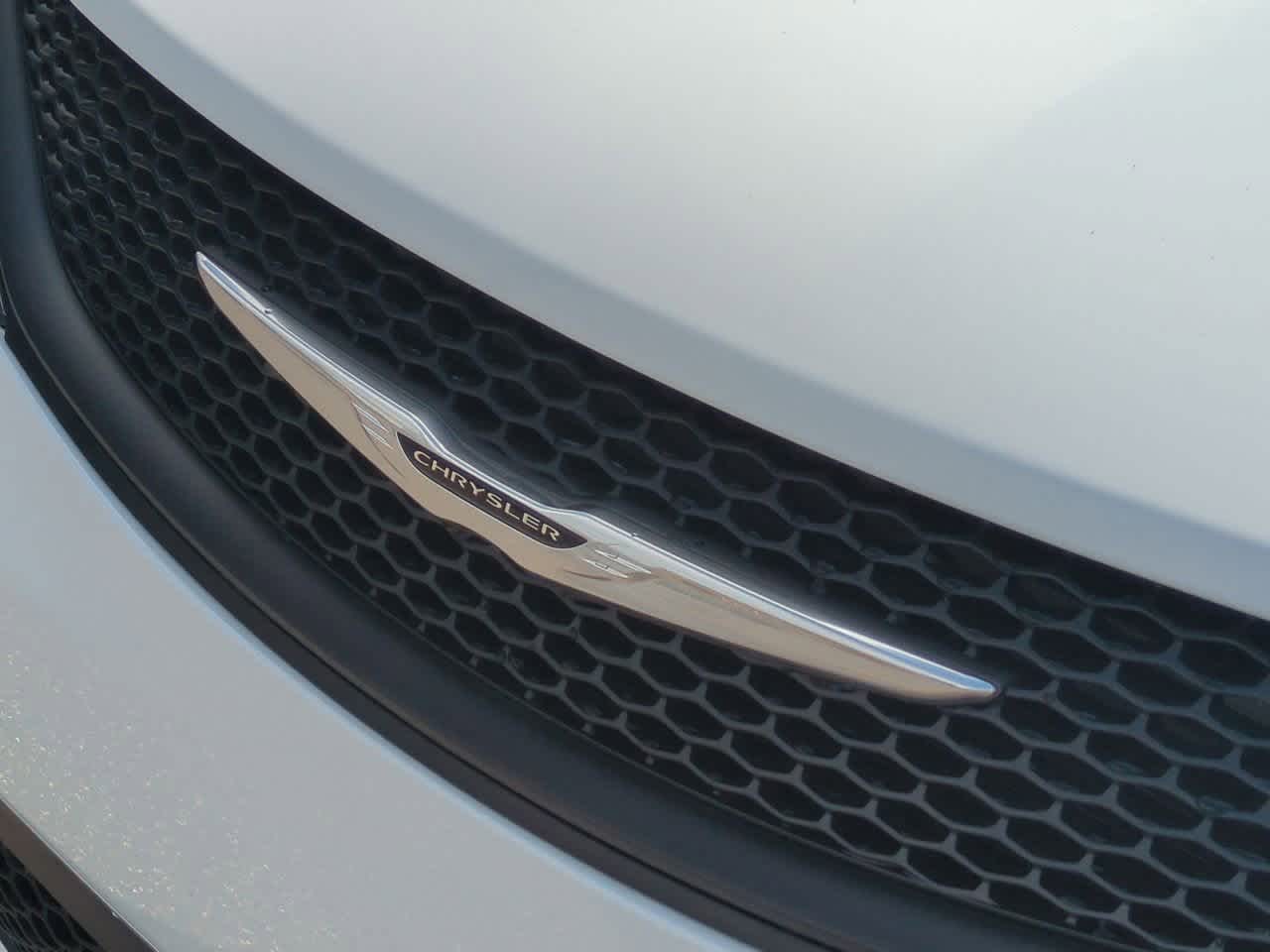 Thumbnail: 2026 Chrysler Voyager - 12