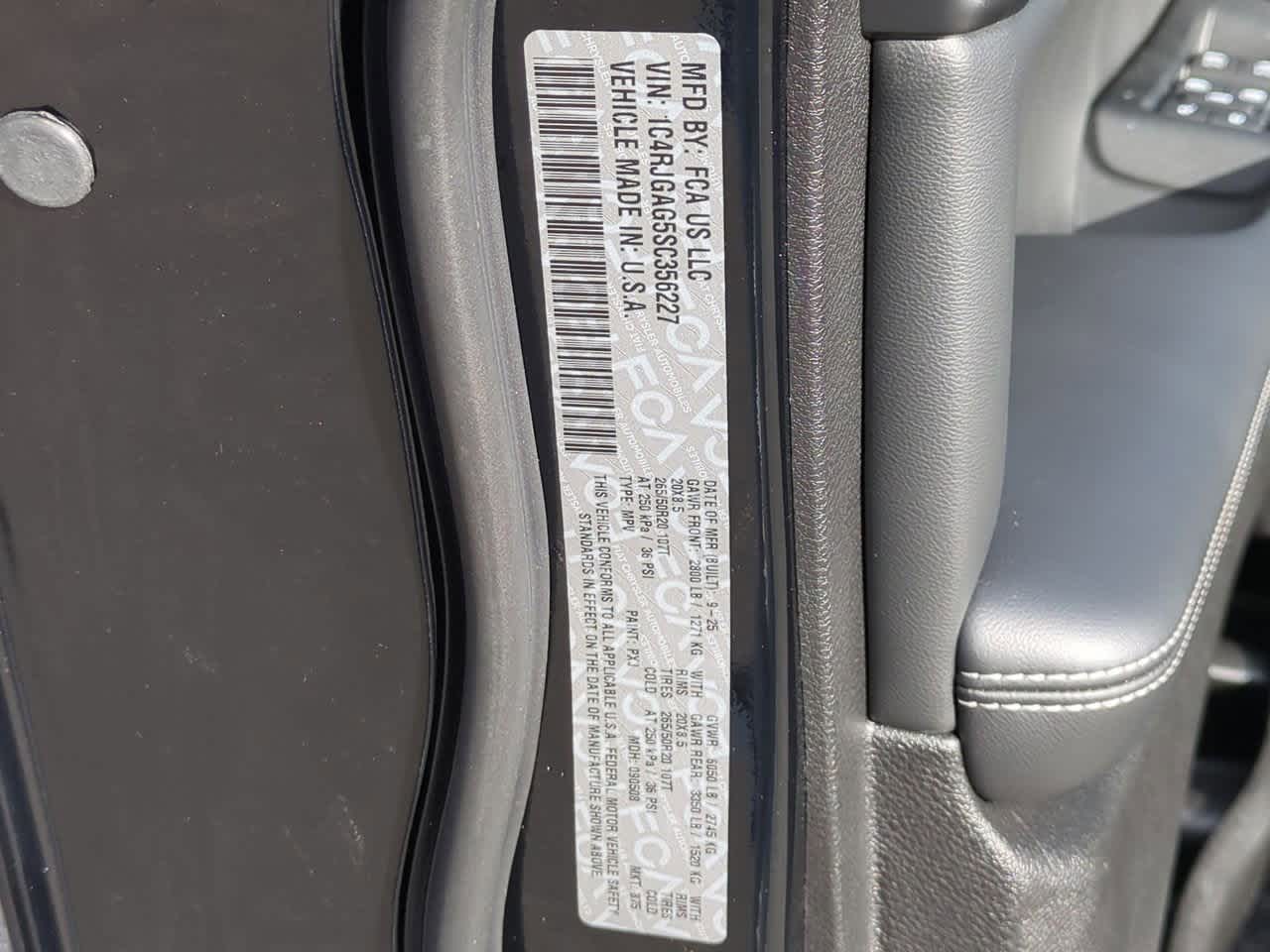 Thumbnail: 2025 Jeep Grand Cherokee - 36