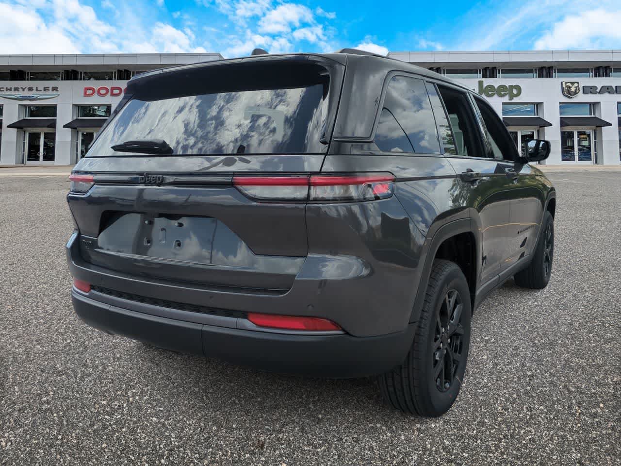 Thumbnail: 2026 Jeep Grand Cherokee - 8