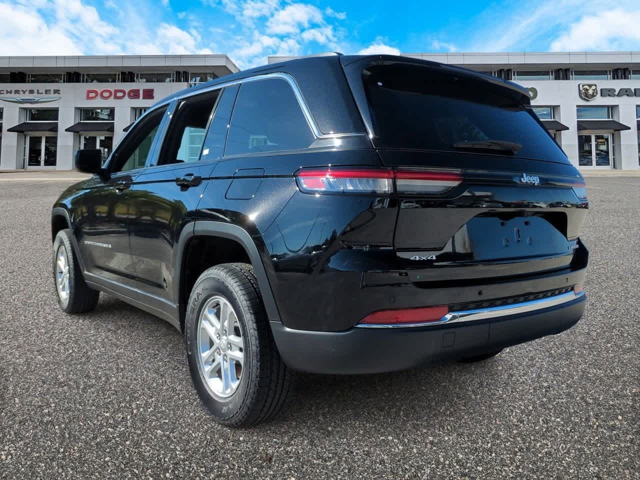 Thumbnail: 2025 Jeep Grand Cherokee - 6