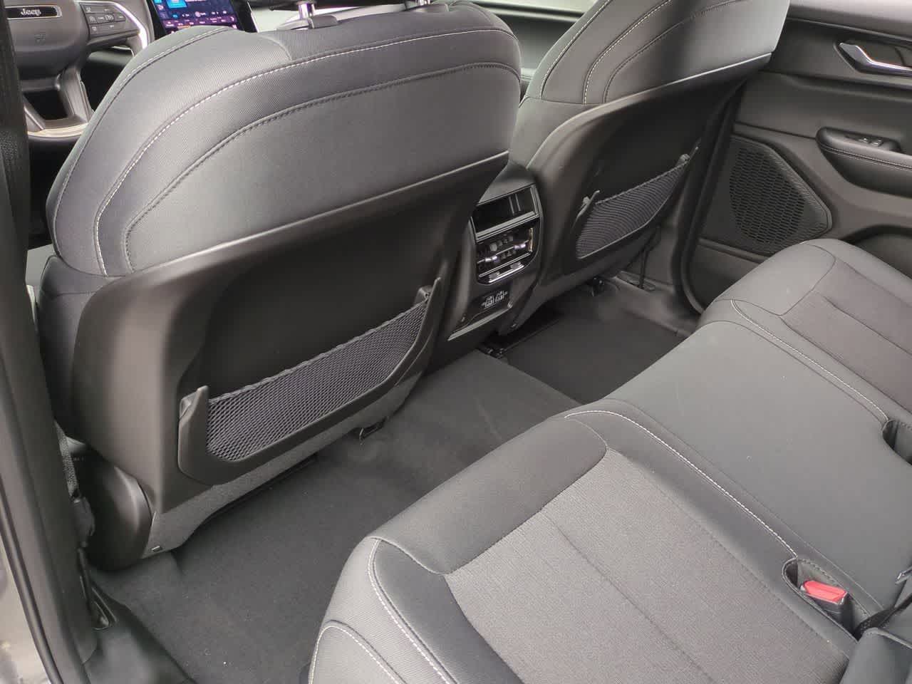 Thumbnail: 2025 Jeep Grand Cherokee - 18