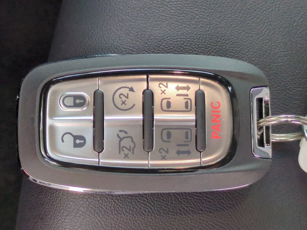 Thumbnail: 2026 Chrysler Voyager - 34