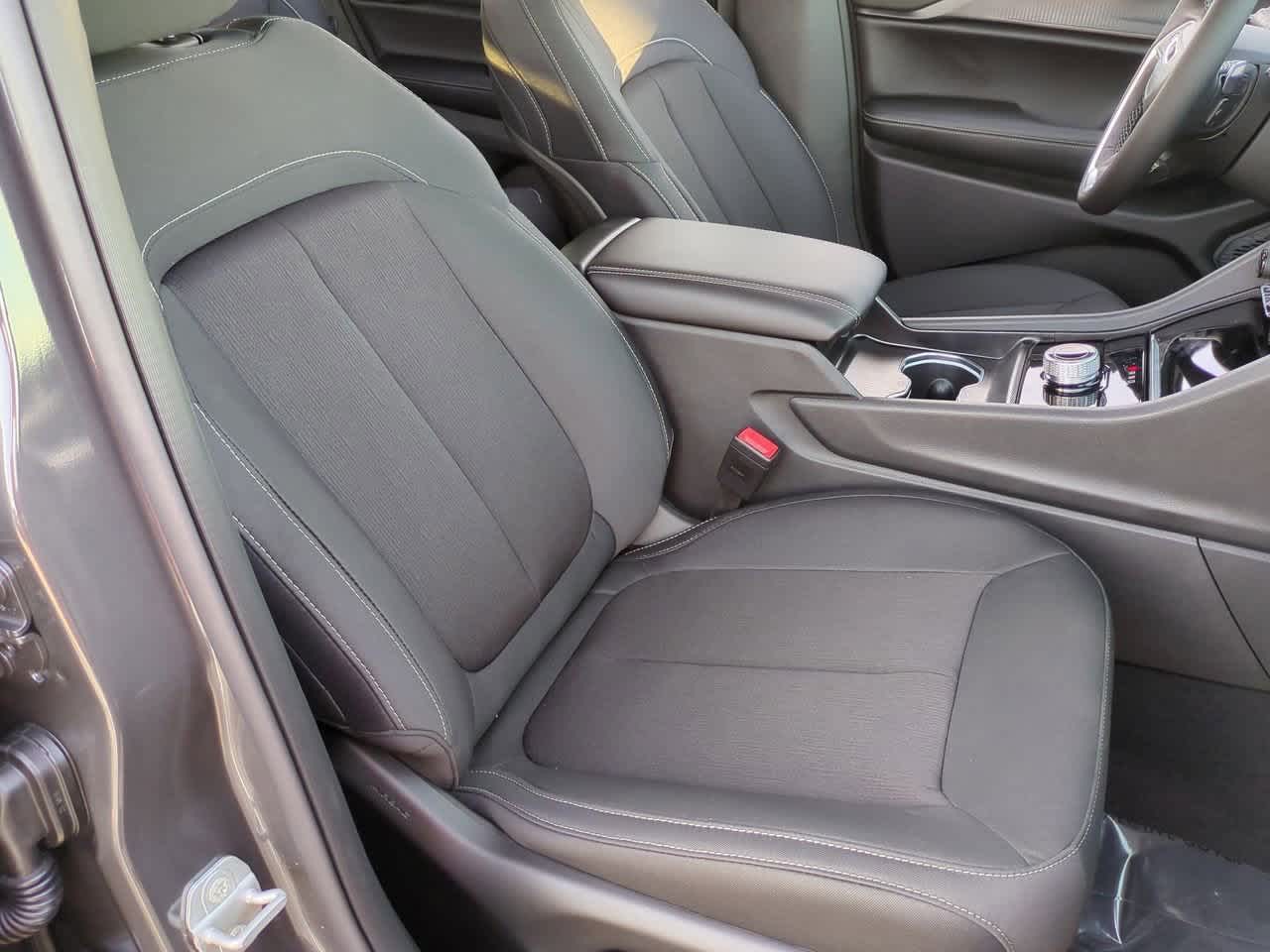 Thumbnail: 2025 Jeep Grand Cherokee - 23