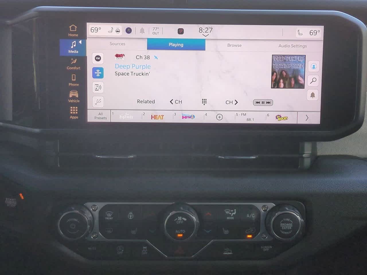 Thumbnail: 2025 Jeep Wrangler - 28