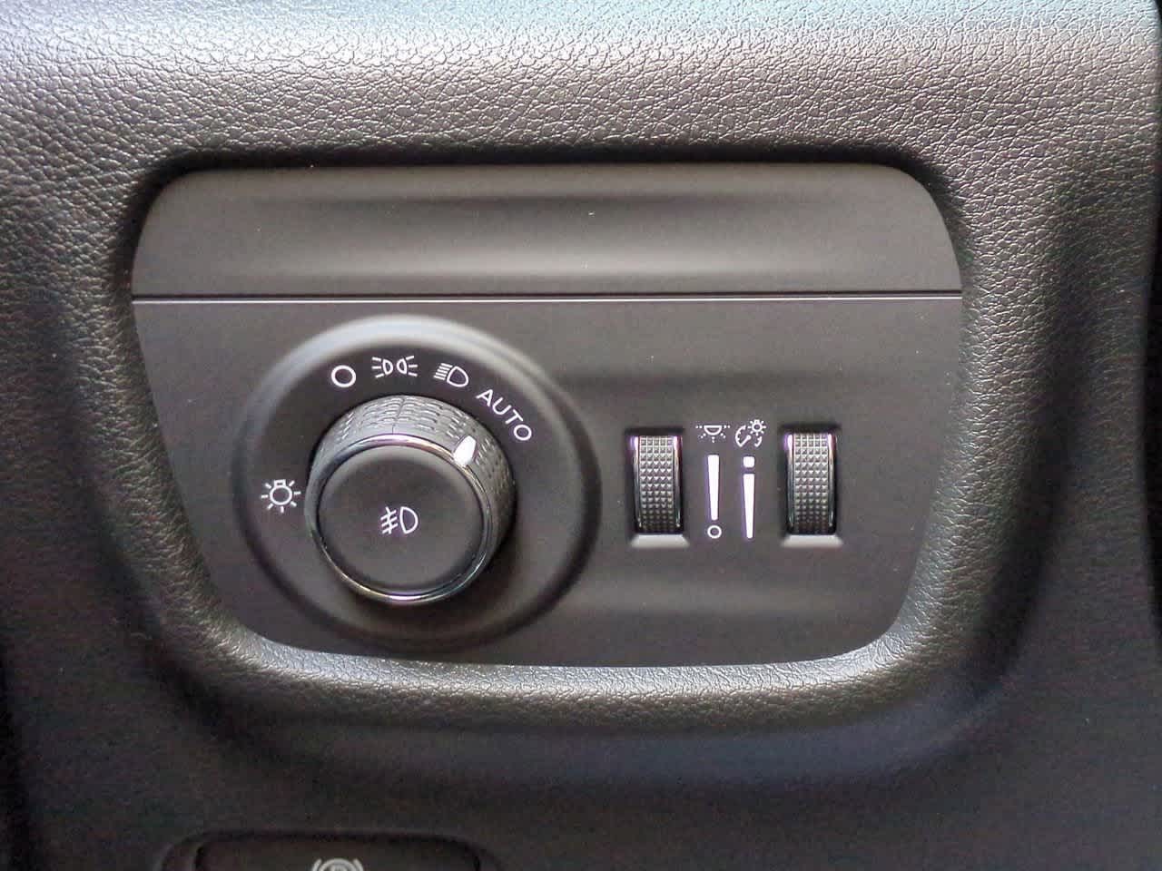 Thumbnail: 2025 Jeep Grand Cherokee L - 17