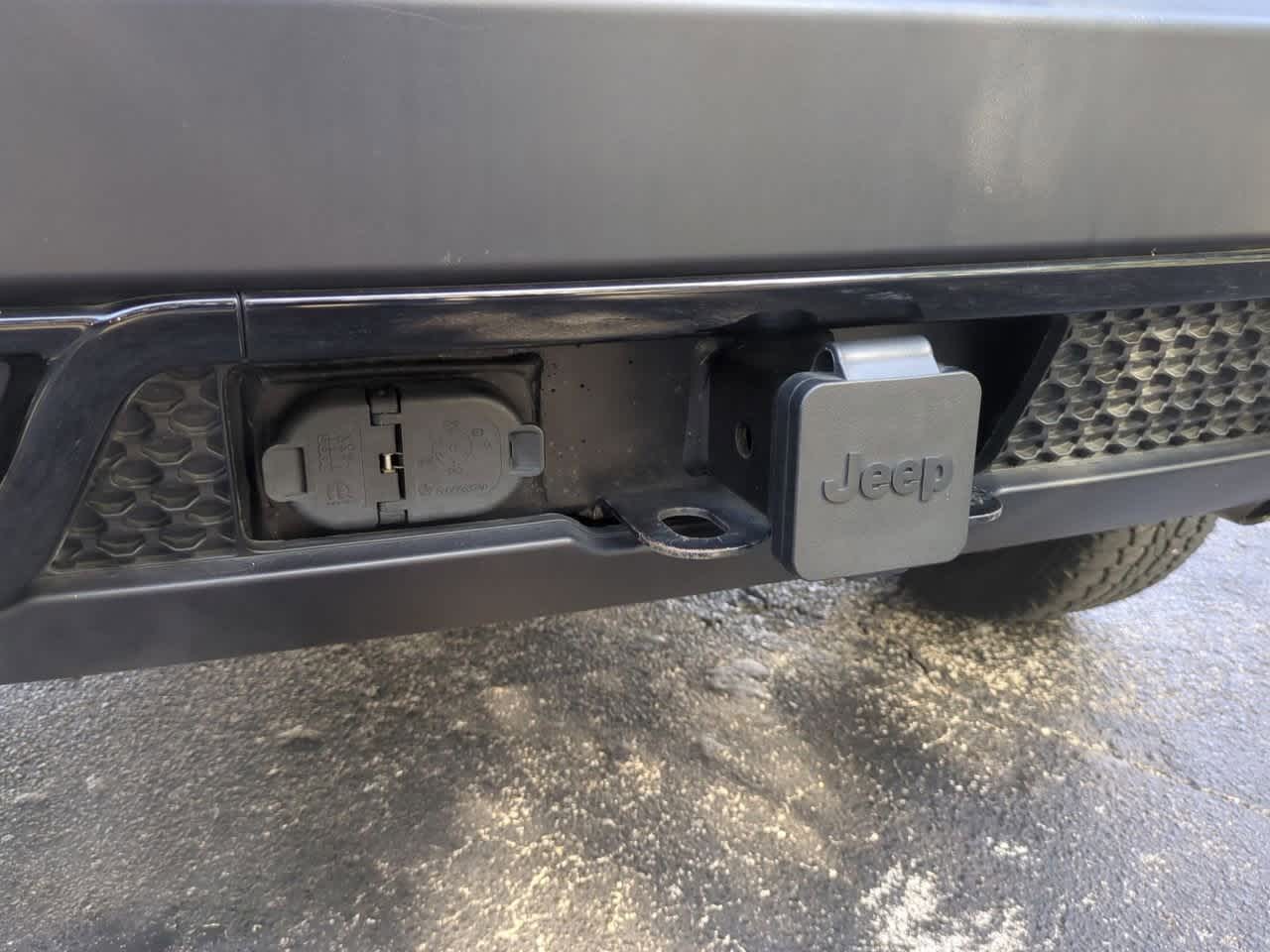 Thumbnail: 2022 Jeep Cherokee - 35