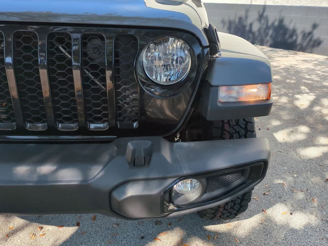 Thumbnail: 2023 Jeep Gladiator - 11