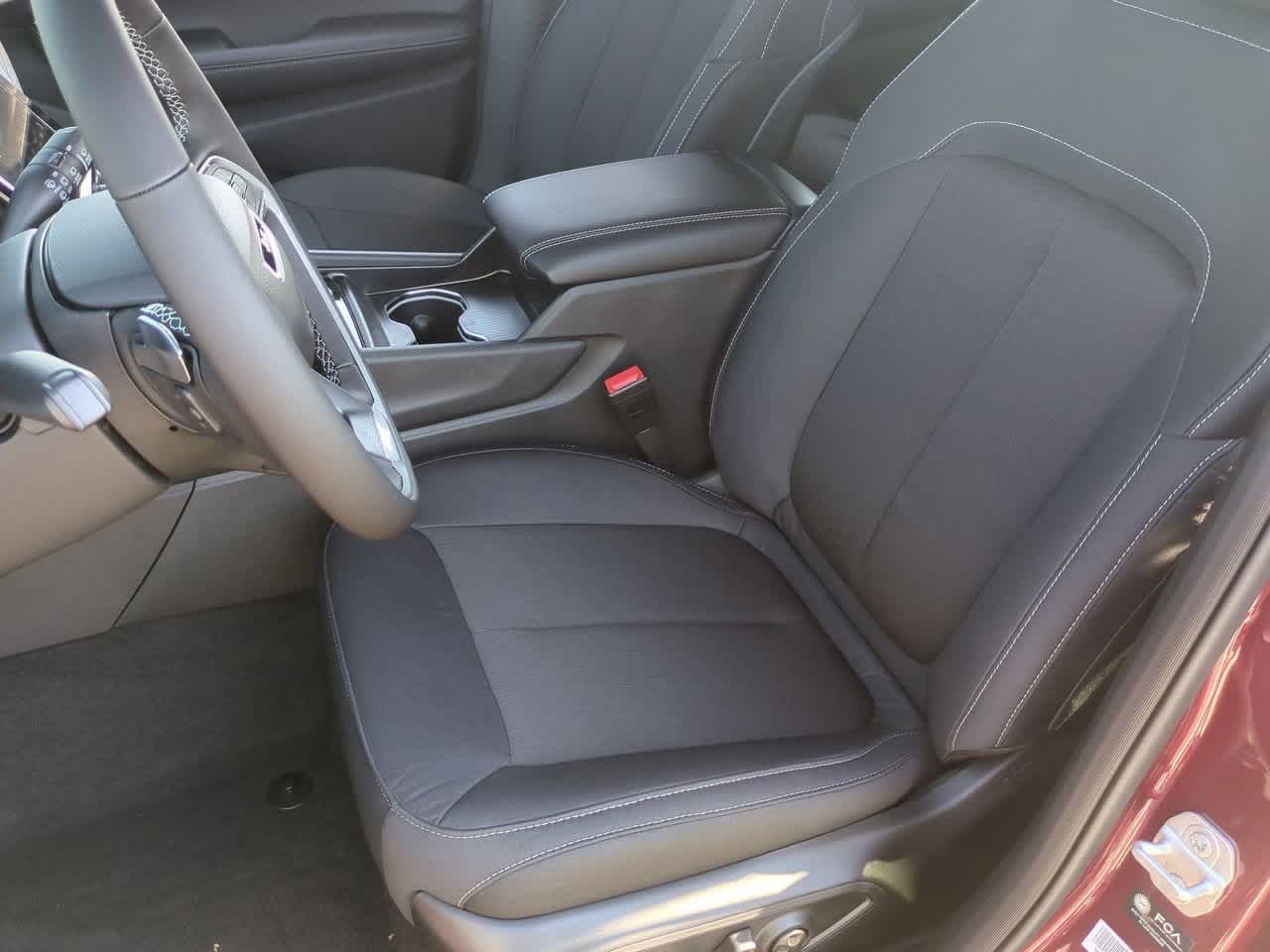 Thumbnail: 2025 Jeep Grand Cherokee - 17