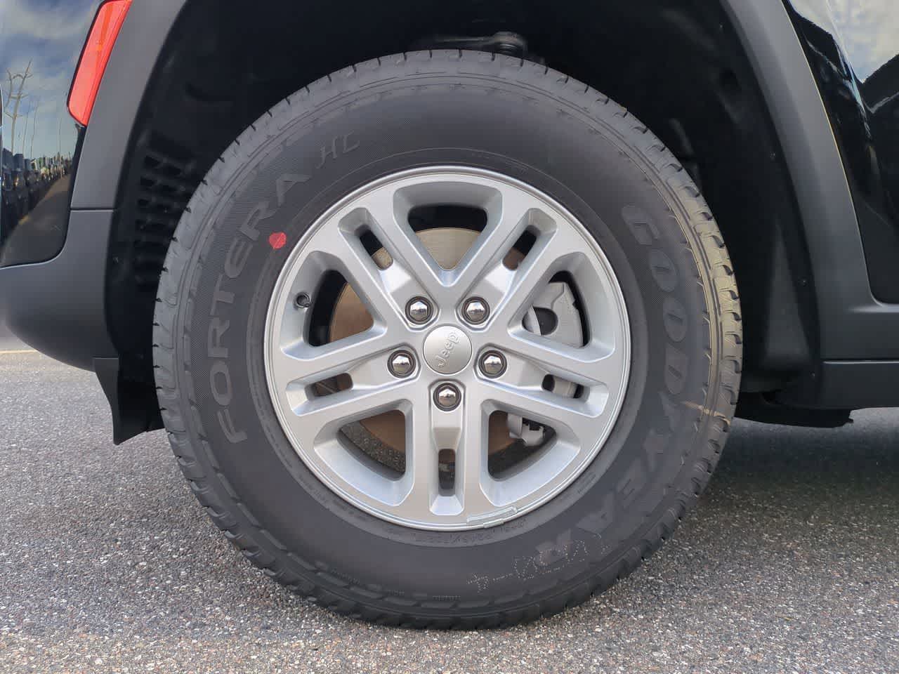 Thumbnail: 2025 Jeep Grand Cherokee - 14