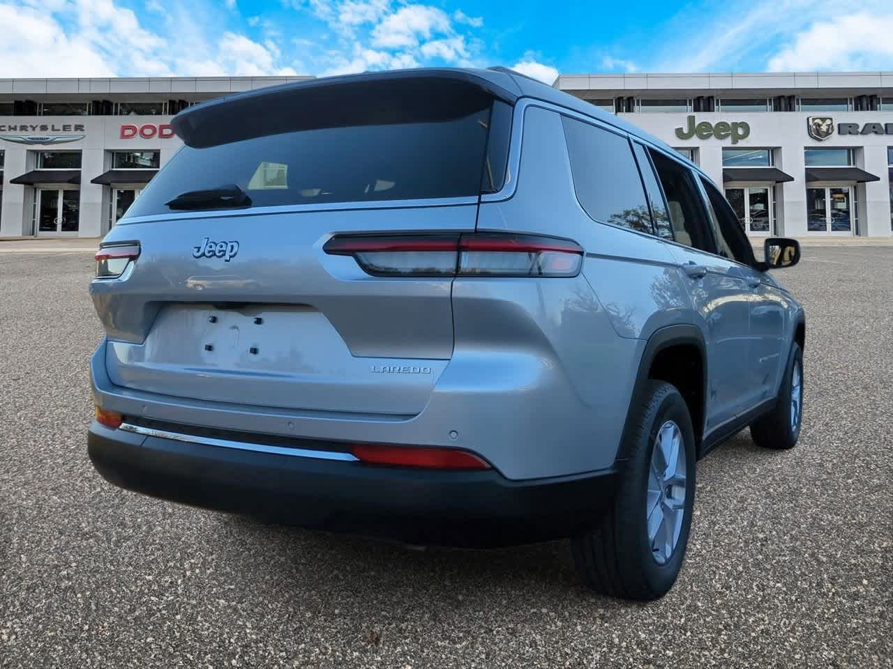 Thumbnail: 2025 Jeep Grand Cherokee L - 8