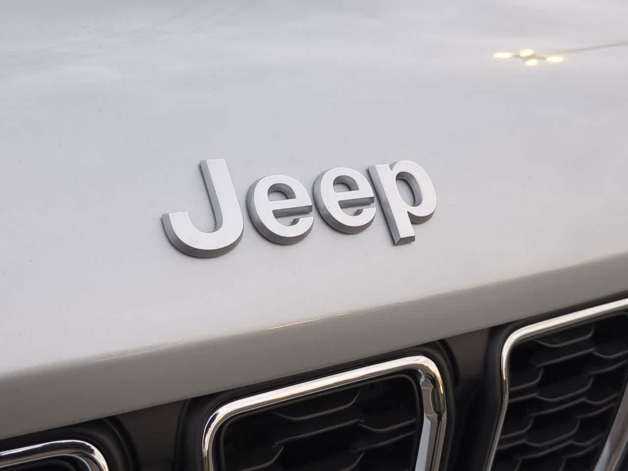 Thumbnail: 2025 Jeep Grand Cherokee - 12