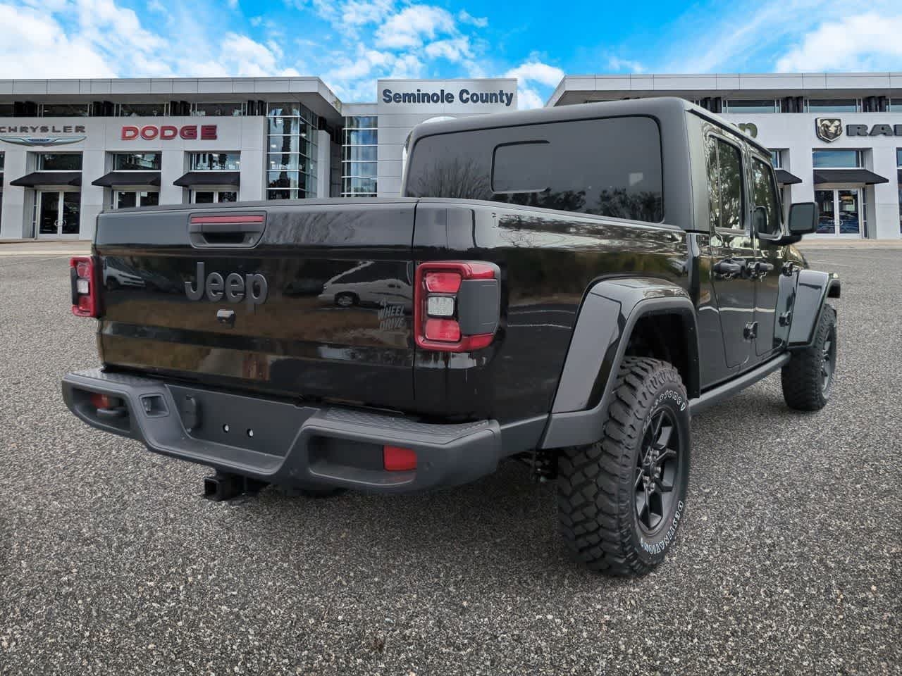 Thumbnail: 2026 Jeep Gladiator - 8