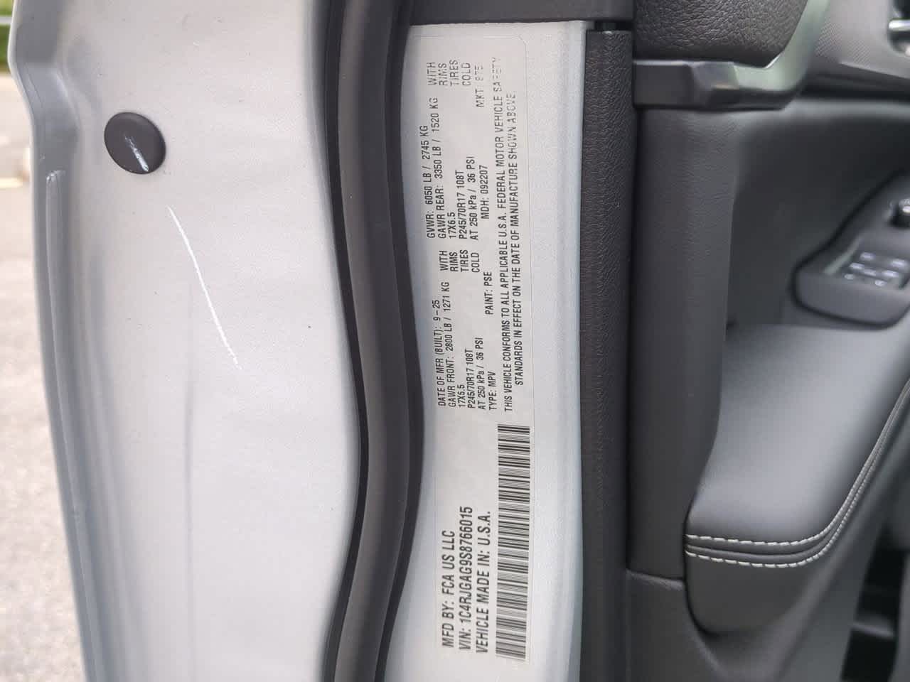 Thumbnail: 2025 Jeep Grand Cherokee - 36