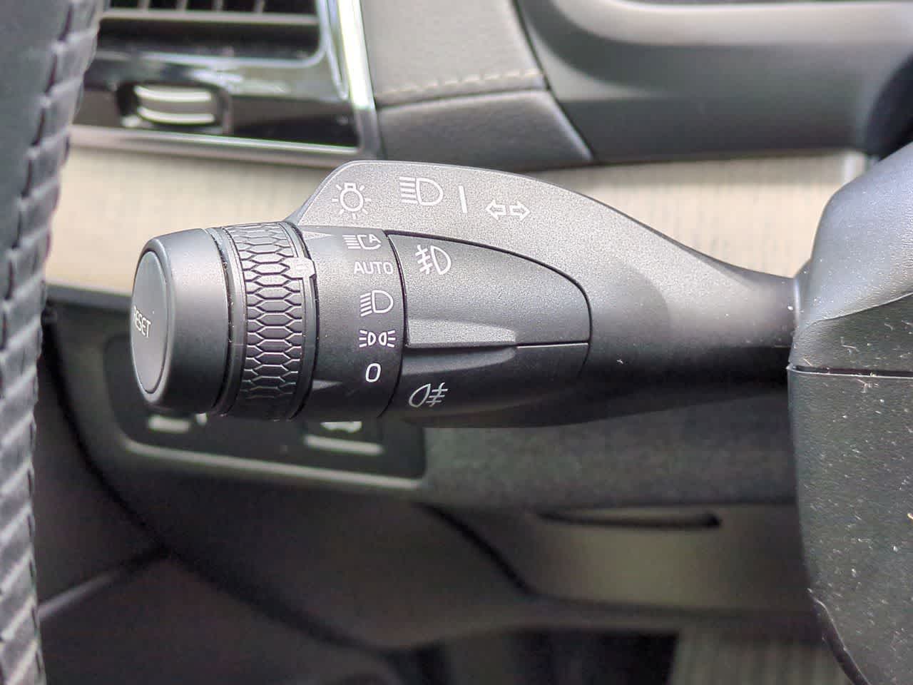 Thumbnail: 2022 Volvo XC90 - 28