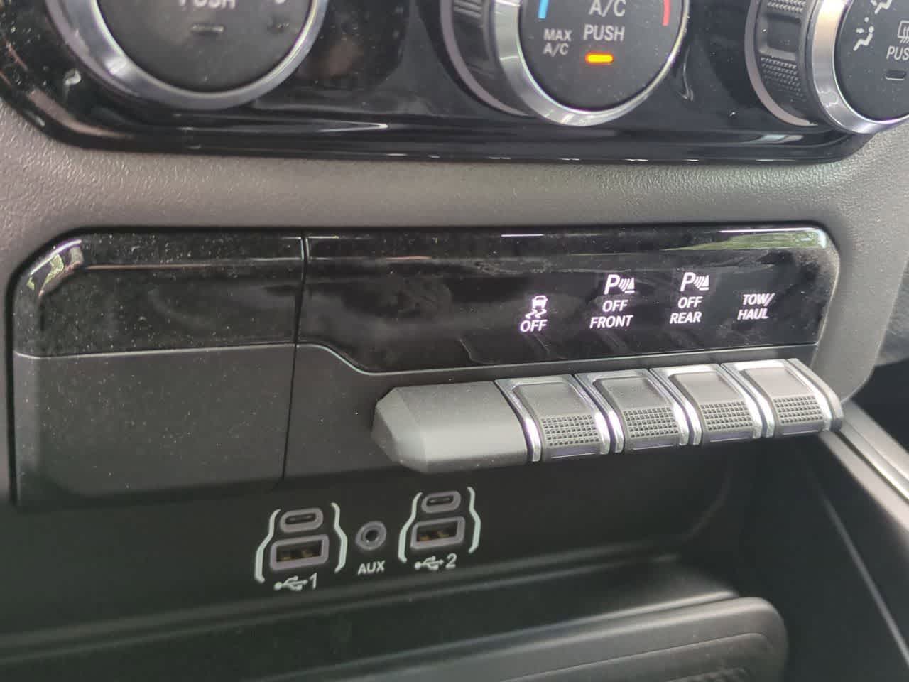 Thumbnail: 2026 RAM 1500 - 17