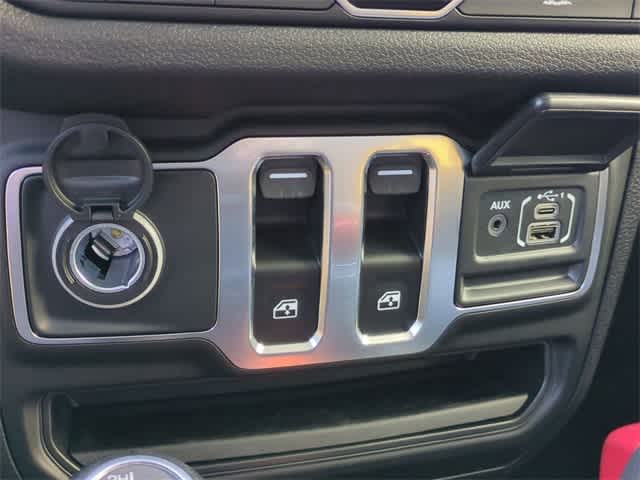 2025 Jeep Wrangler Sport 28