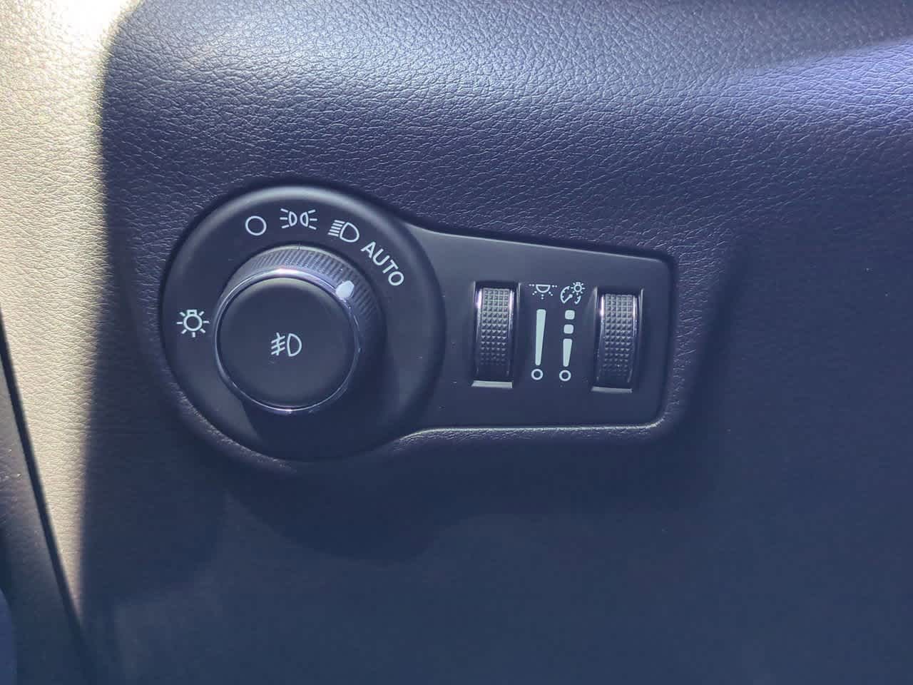 Thumbnail: 2022 Jeep Compass - 18