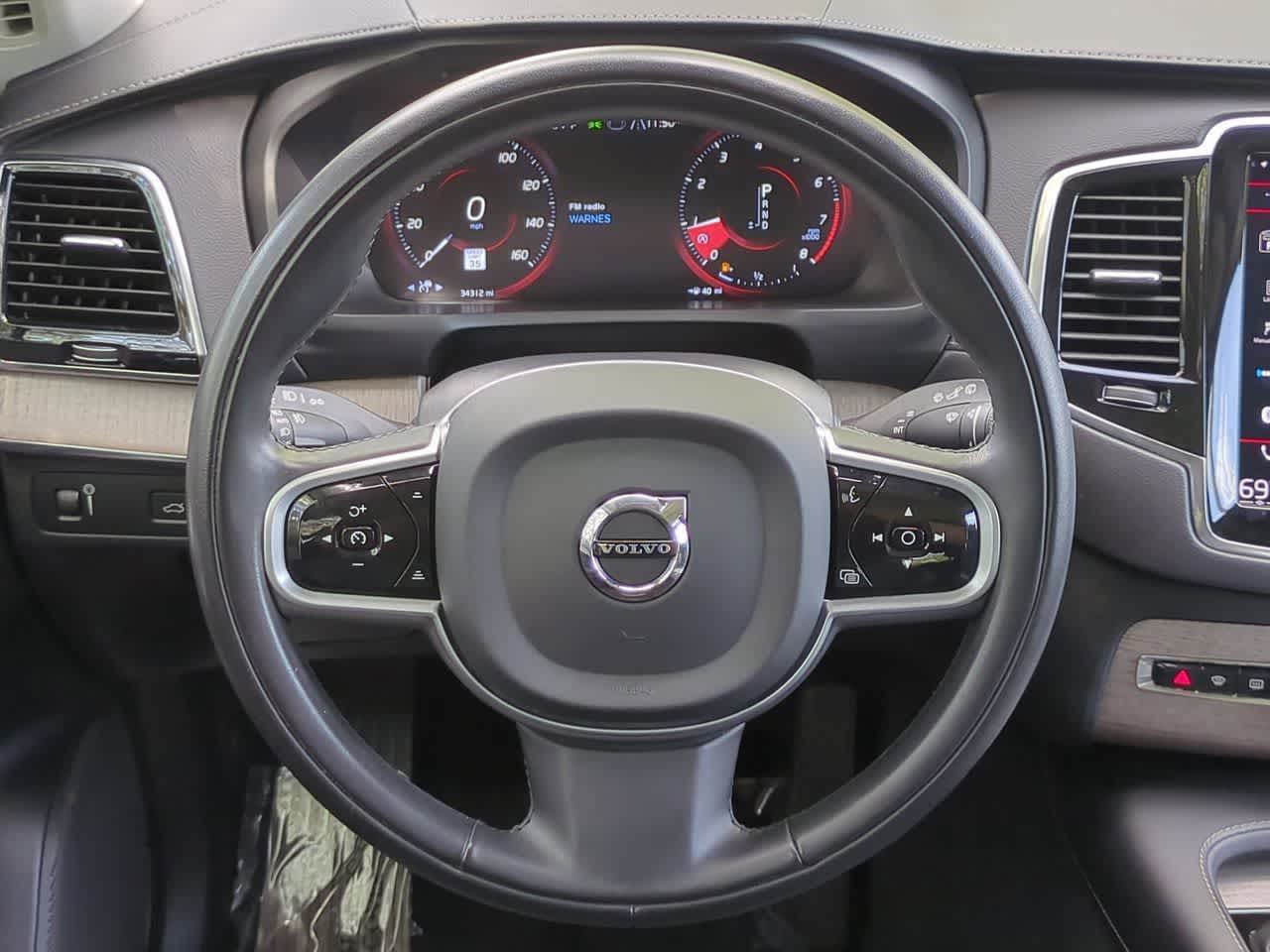 Thumbnail: 2022 Volvo XC90 - 24