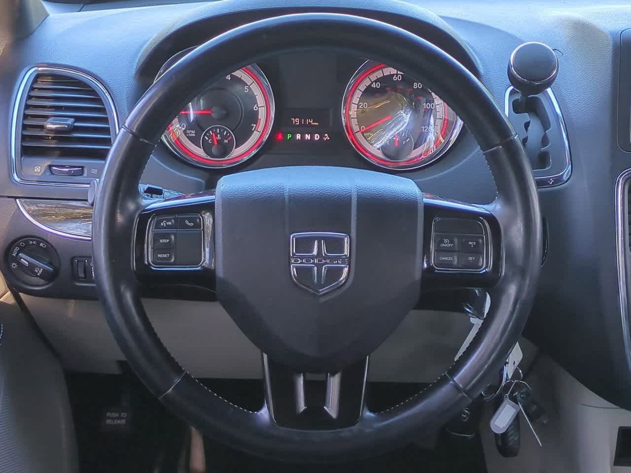 Thumbnail: 2020 Dodge Grand Caravan - 23