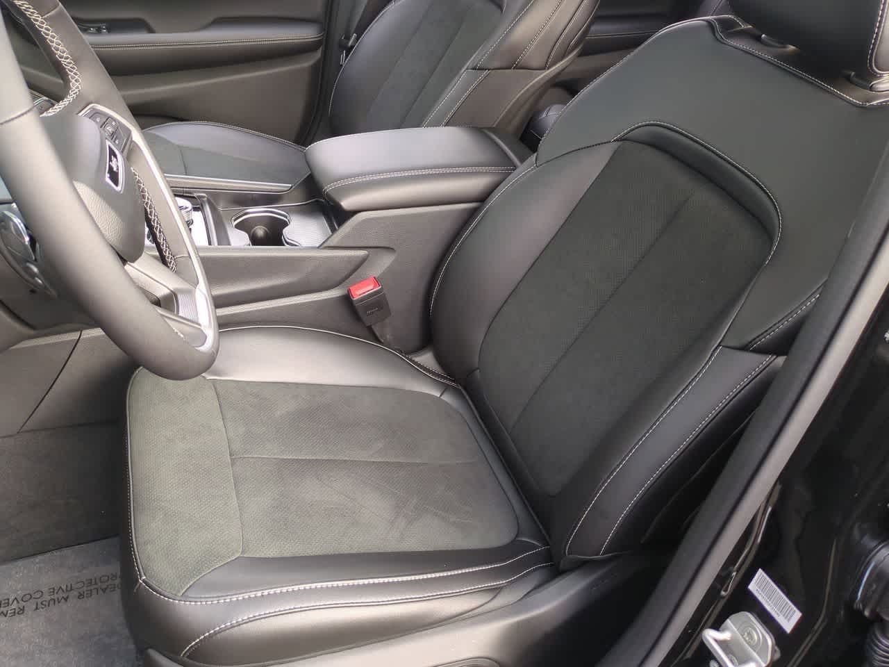 Thumbnail: 2025 Jeep Grand Cherokee - 17