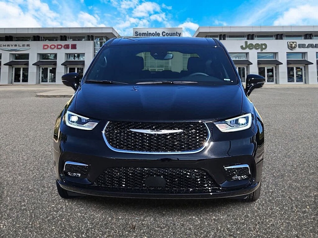 New 2026 Chrysler Pacifica Select Van