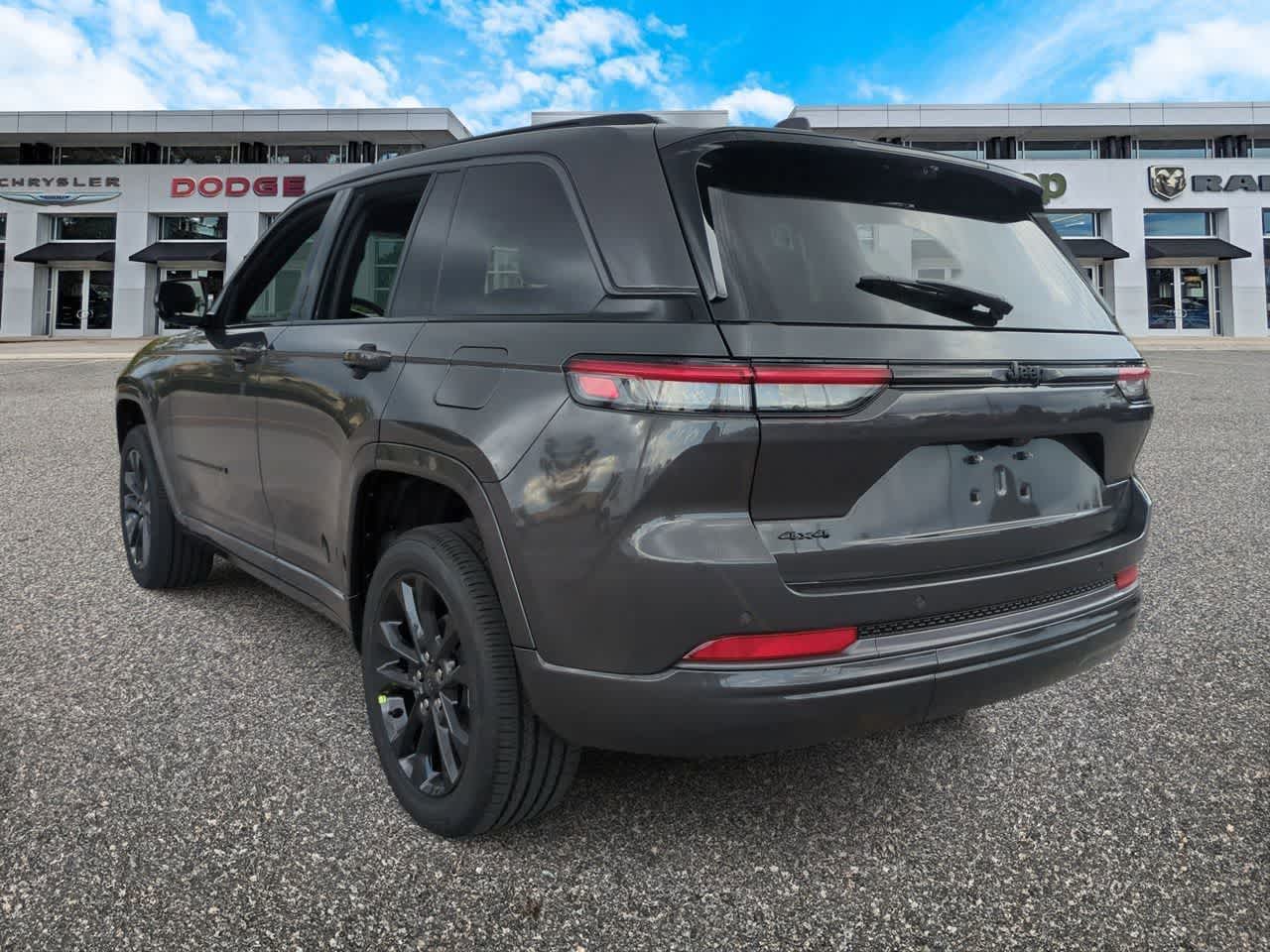 Thumbnail: 2026 Jeep Grand Cherokee - 6