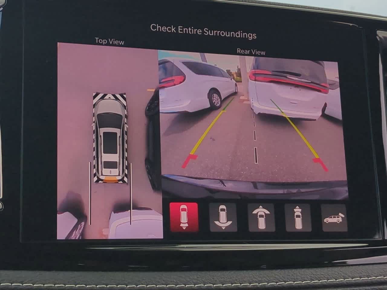 Thumbnail: 2026 Chrysler Pacifica - 28