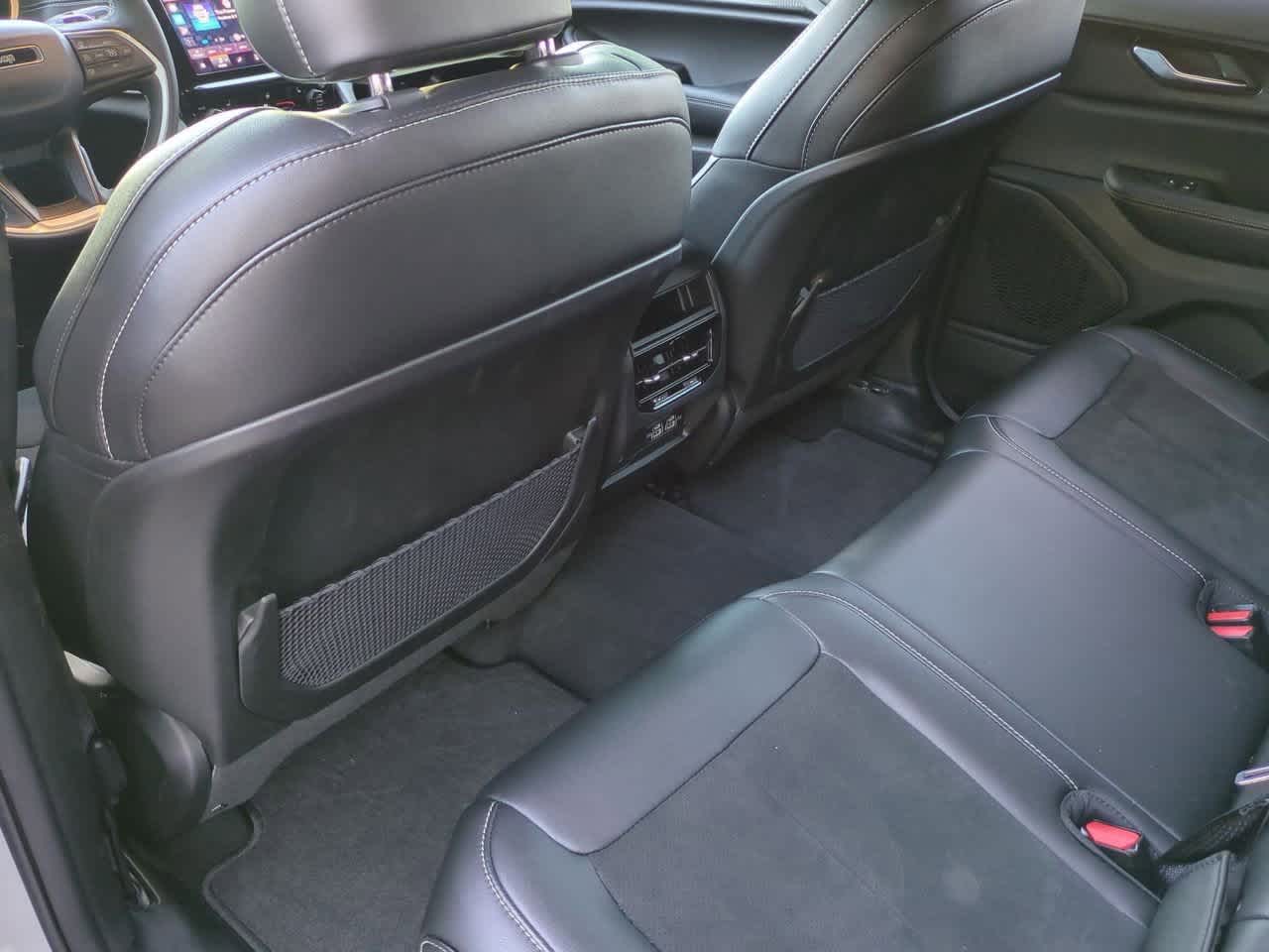 Thumbnail: 2025 Jeep Grand Cherokee - 18