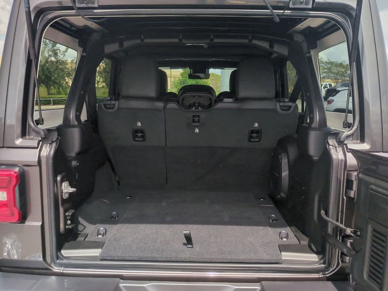 Thumbnail: 2025 Jeep Wrangler - 35