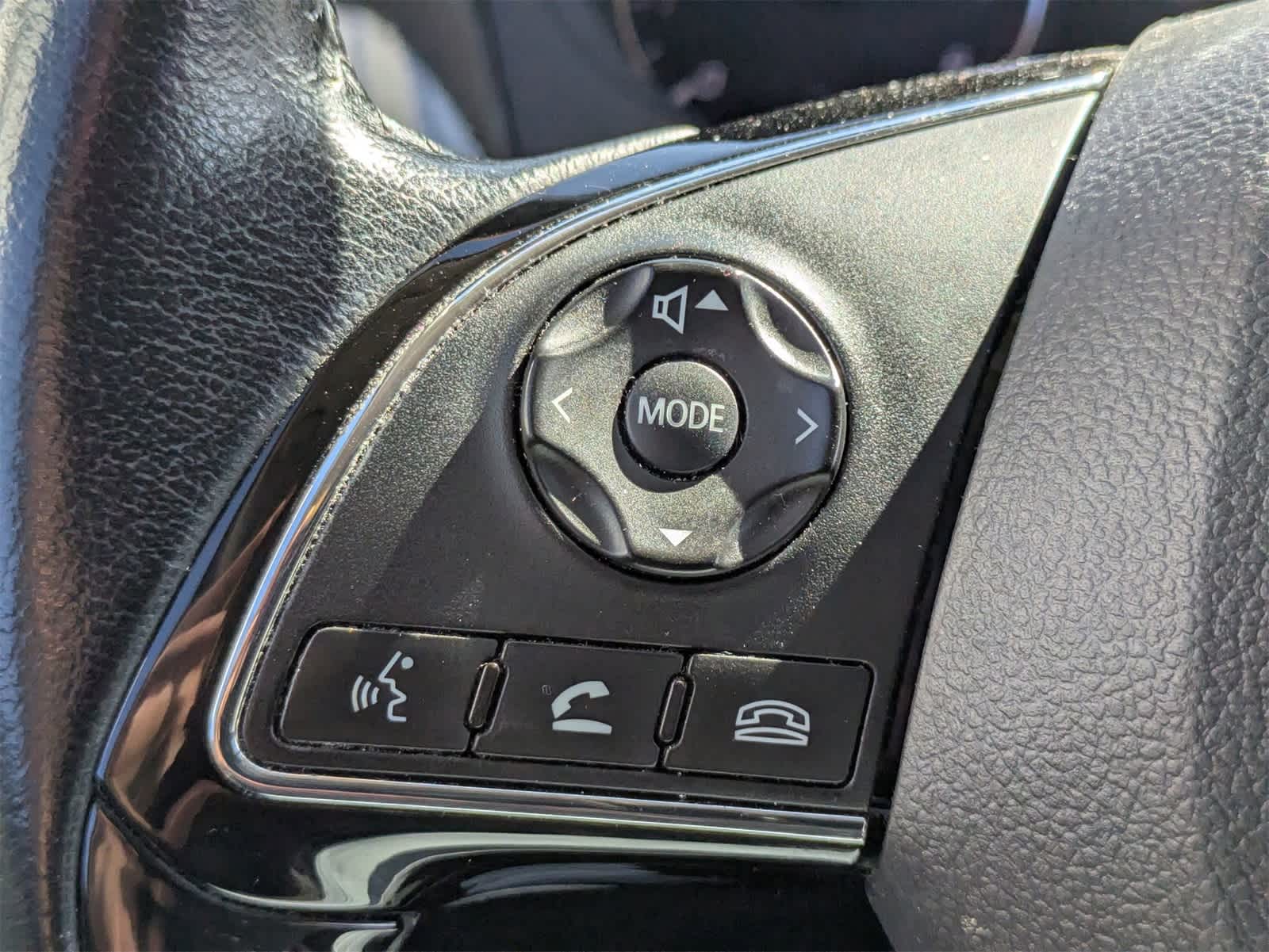 Thumbnail: 2016 Mitsubishi Outlander - 8