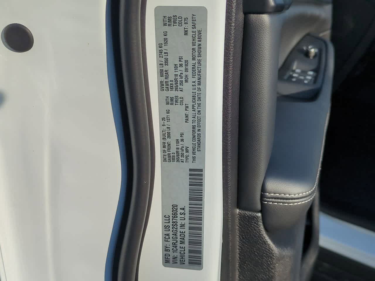 Thumbnail: 2025 Jeep Grand Cherokee - 37