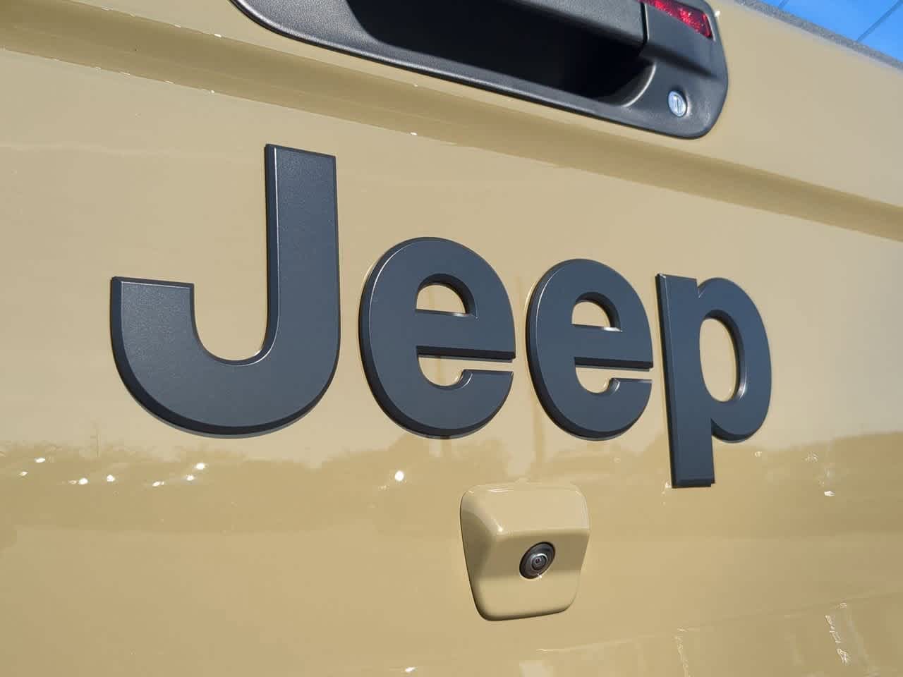 Thumbnail: 2025 Jeep Gladiator - 12