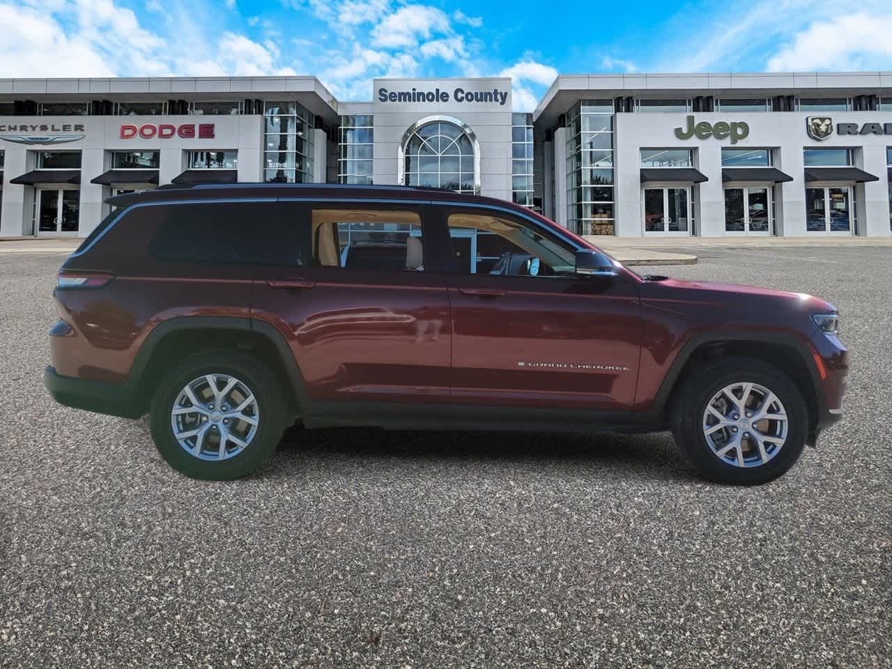 Thumbnail: 2022 Jeep Grand Cherokee L - 9