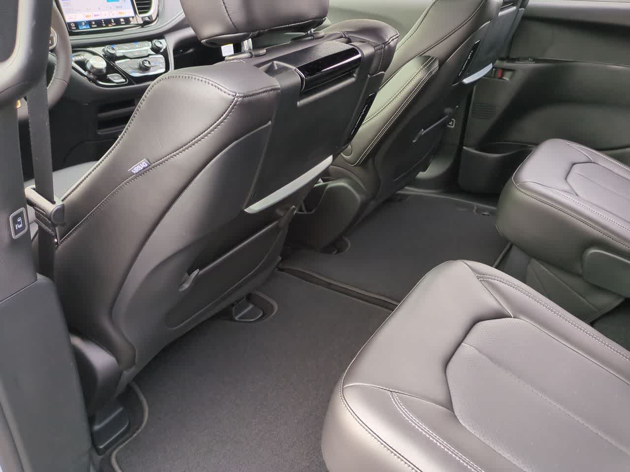 Thumbnail: 2026 Chrysler Pacifica - 19