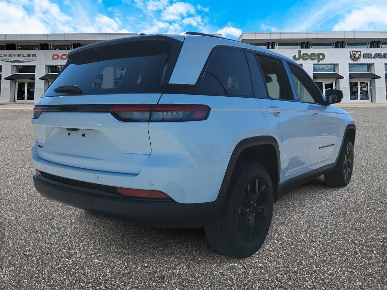 Thumbnail: 2025 Jeep Grand Cherokee - 8