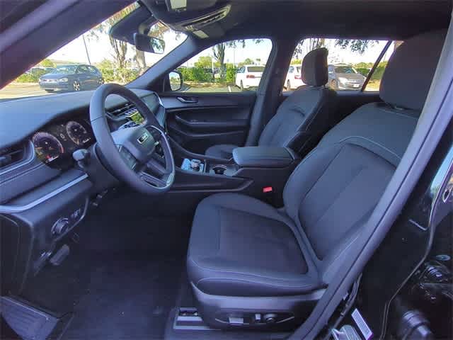 Thumbnail: 2025 Jeep Grand Cherokee L - 17