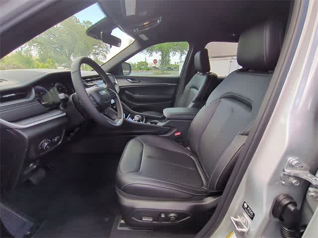 Thumbnail: 2025 Jeep Grand Cherokee - 17