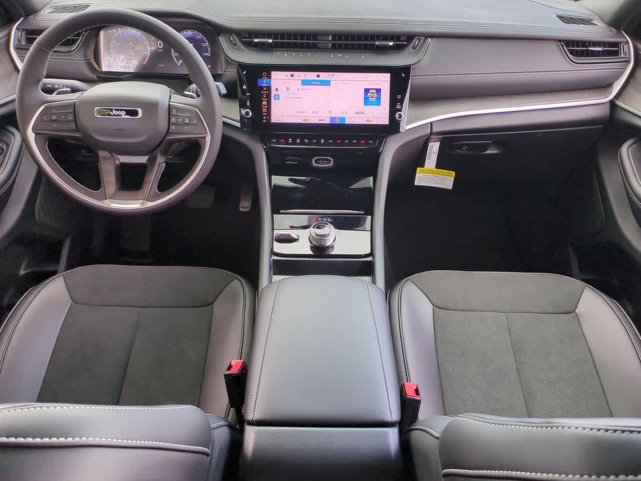 Thumbnail: 2026 Jeep Grand Cherokee - 16
