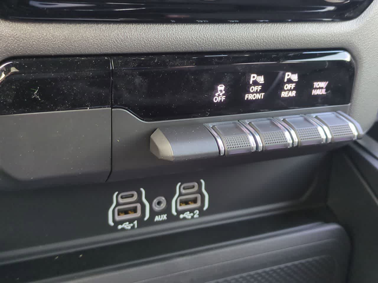 Thumbnail: 2026 RAM 1500 - 17