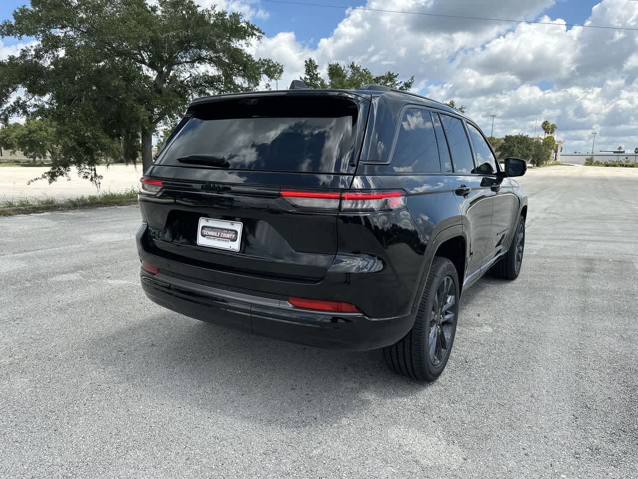 Thumbnail: 2026 Jeep Grand Cherokee - 14