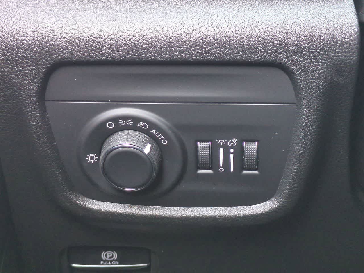 Thumbnail: 2025 Jeep Grand Cherokee - 18