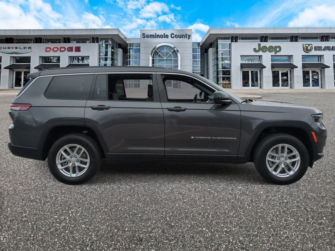 Thumbnail: 2025 Jeep Grand Cherokee L - 9