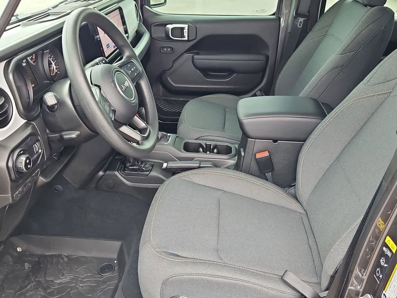 Thumbnail: 2025 Jeep Gladiator - 17