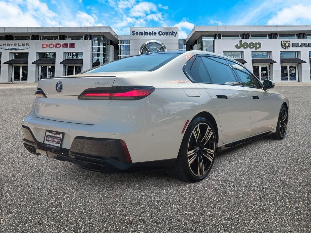 Thumbnail: 2023 BMW 7 Series - 8