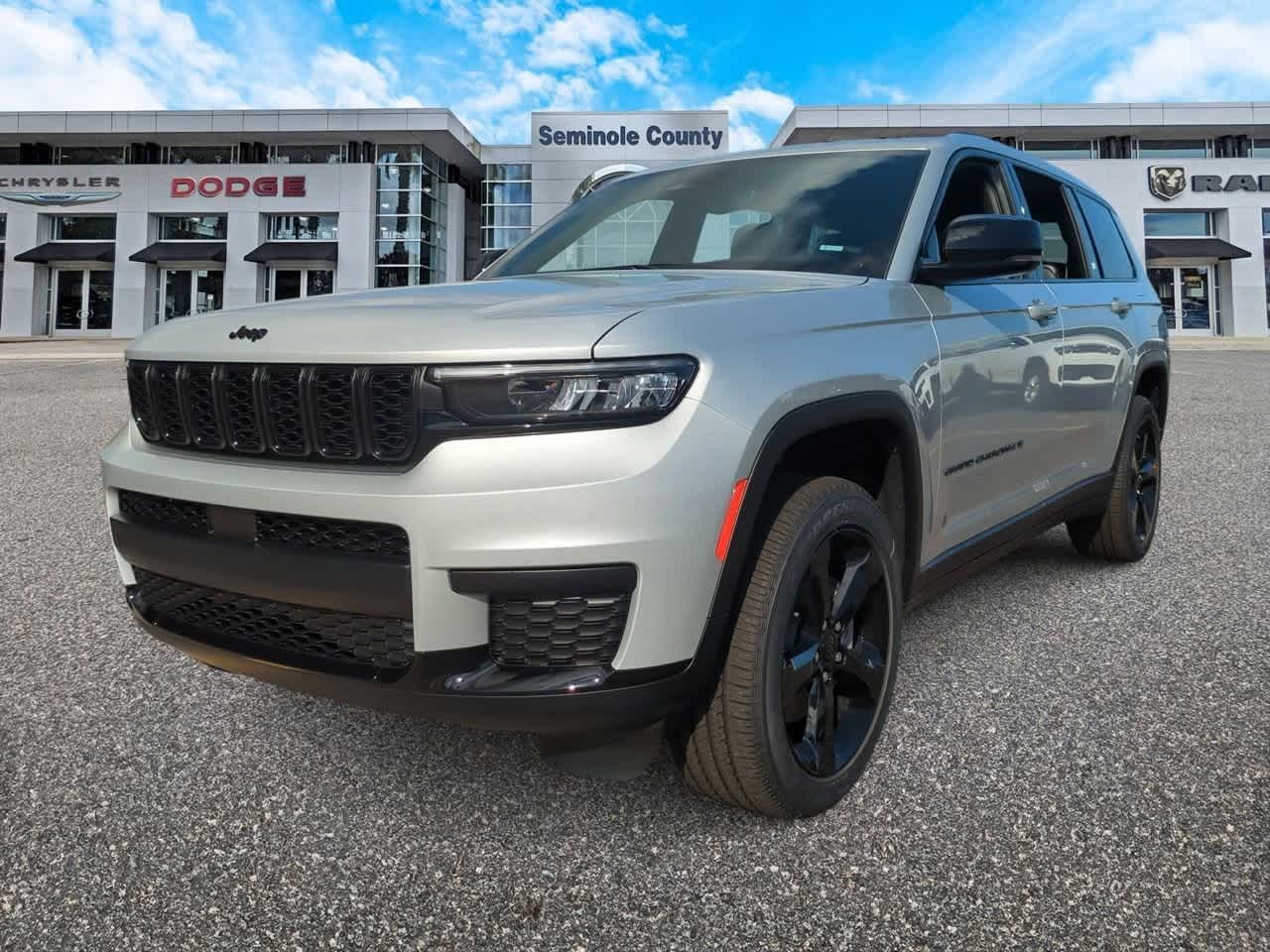 Thumbnail: 2025 Jeep Grand Cherokee L - 4