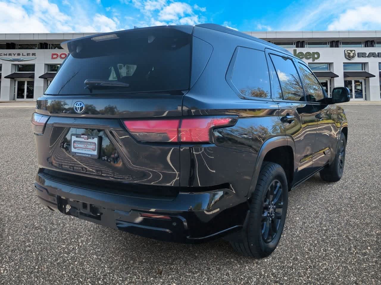 Thumbnail: 2023 Toyota Sequoia - 8